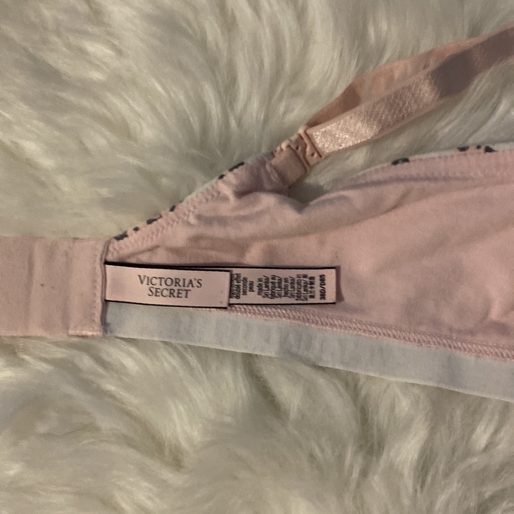 Victoria’s Secret T-shirt Bra 38D - Picture 6 of 8
